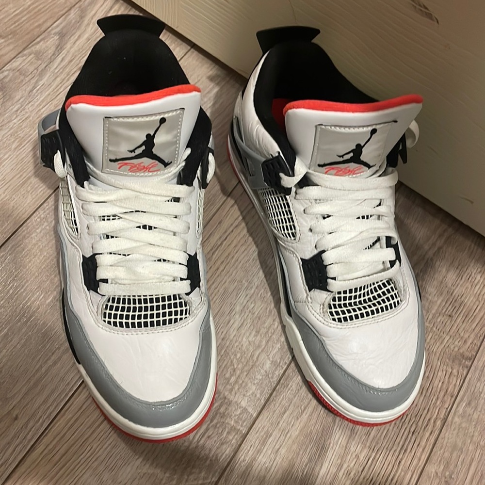 Jordan 4